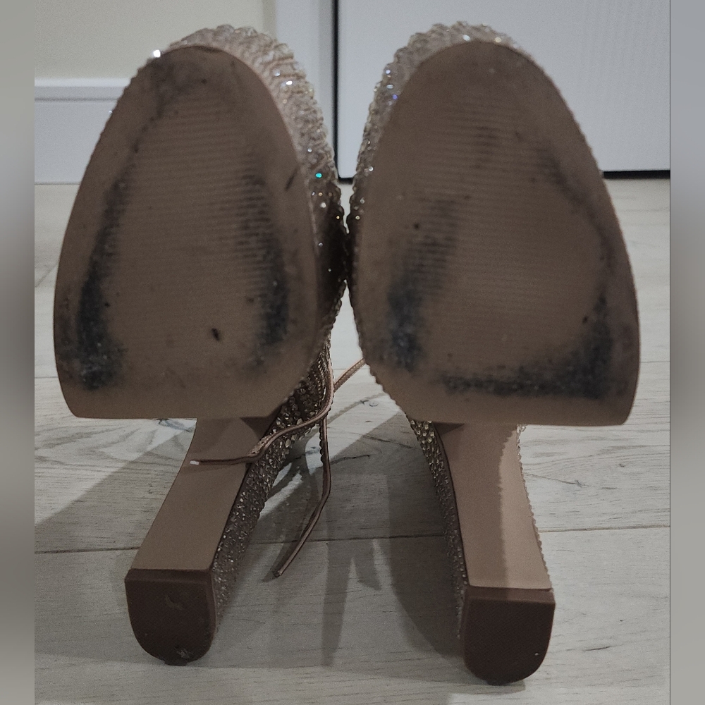 Steve Madden Rhinestone Platform Pump in Nude Champagne Size 8.5 Excellent - Picture 6 of 6